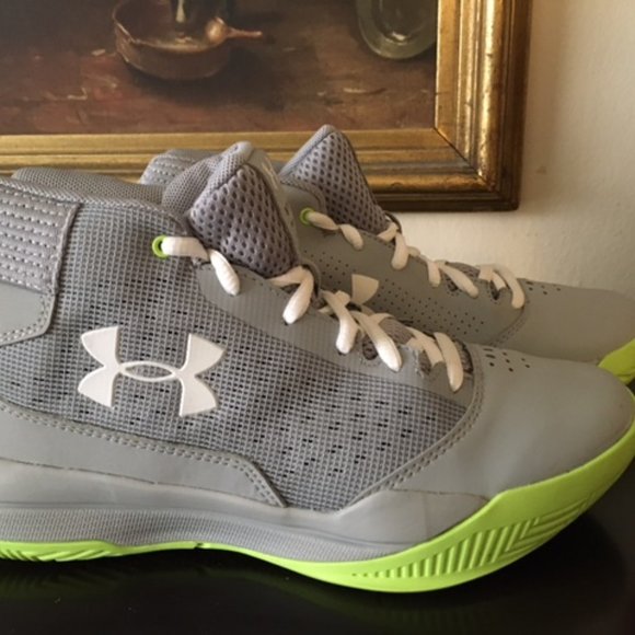 UNDER ARMOUR YOUTH BASKETBALL SHOES - Picture 1 of 5